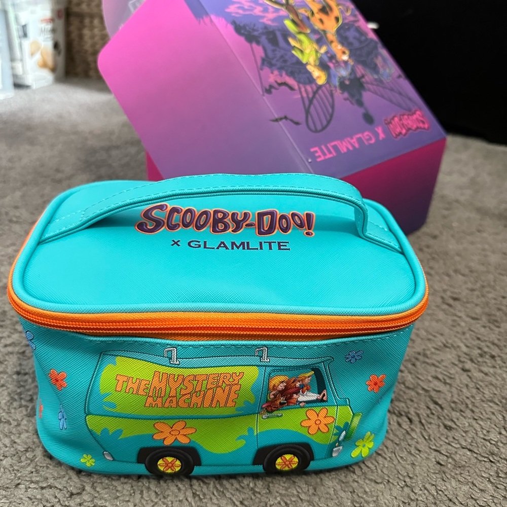 Glamlite Scooby doo makeup bag